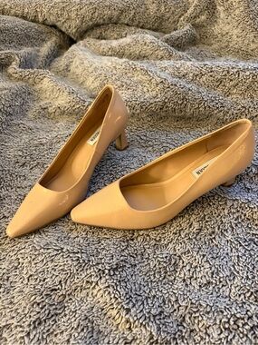 Steve Madden Beige Pointed Toe Low Heel Pumps